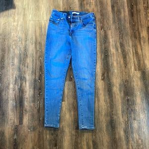 721 High rise skinny Size 28. New without tags.